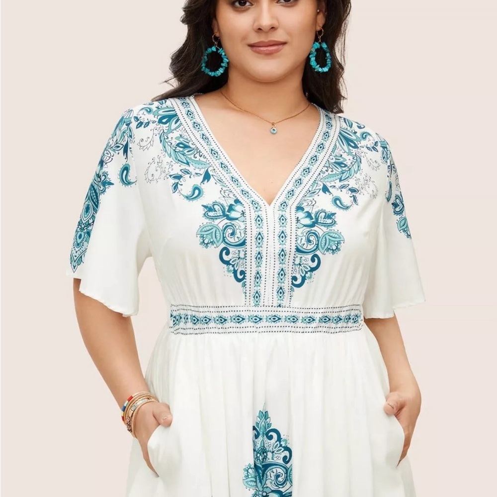 Bloom Chic White/Teal Bandana print VNeck Pocket Dress Plus Size 18/20(2X) Lined - Picture 4 of 5